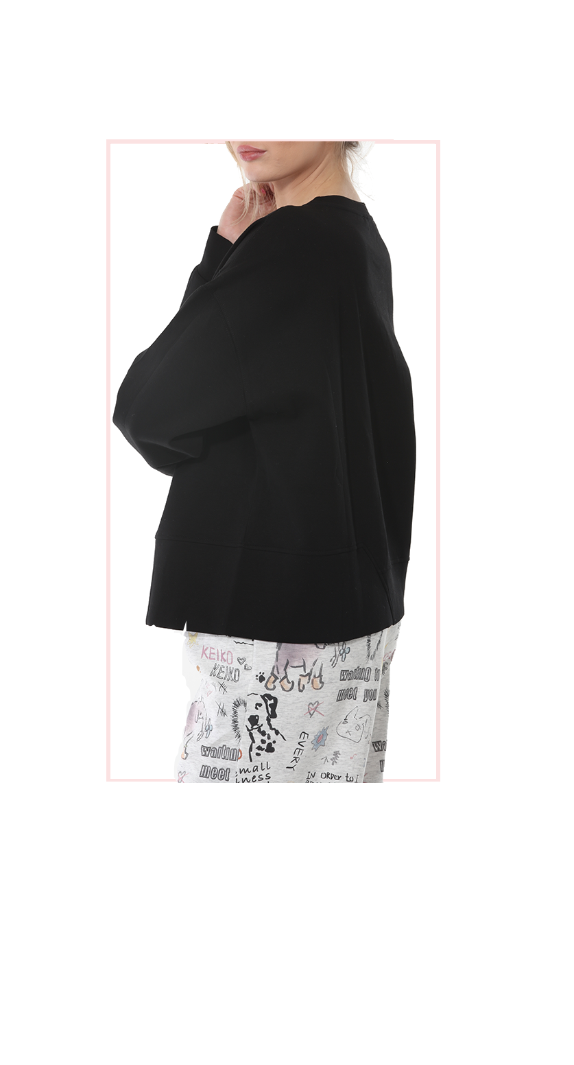 TF-5740: Abstract Figure Graphic Top
