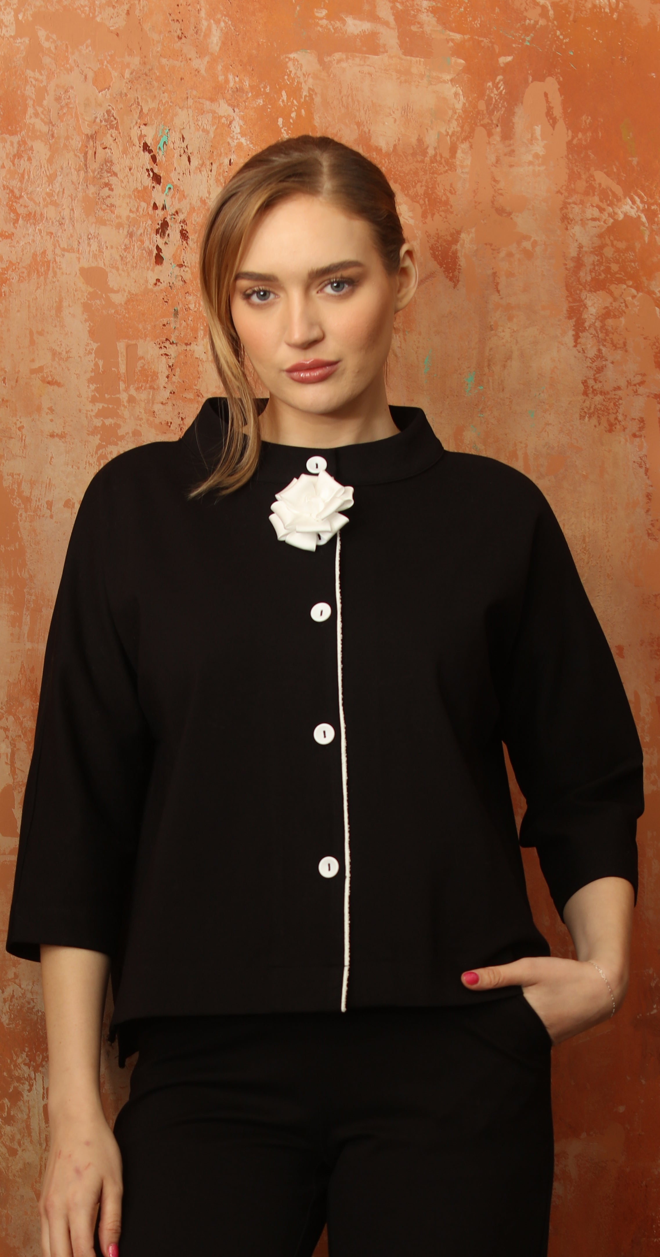 T1-4700 #2-BLACK BUTTON DOWN JACKET WITH 3/4 SLEEVES AND ROUND COLLAR