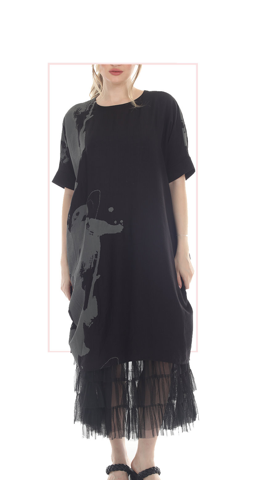 T2632  oversized tunic with a bold black and white abstract print.