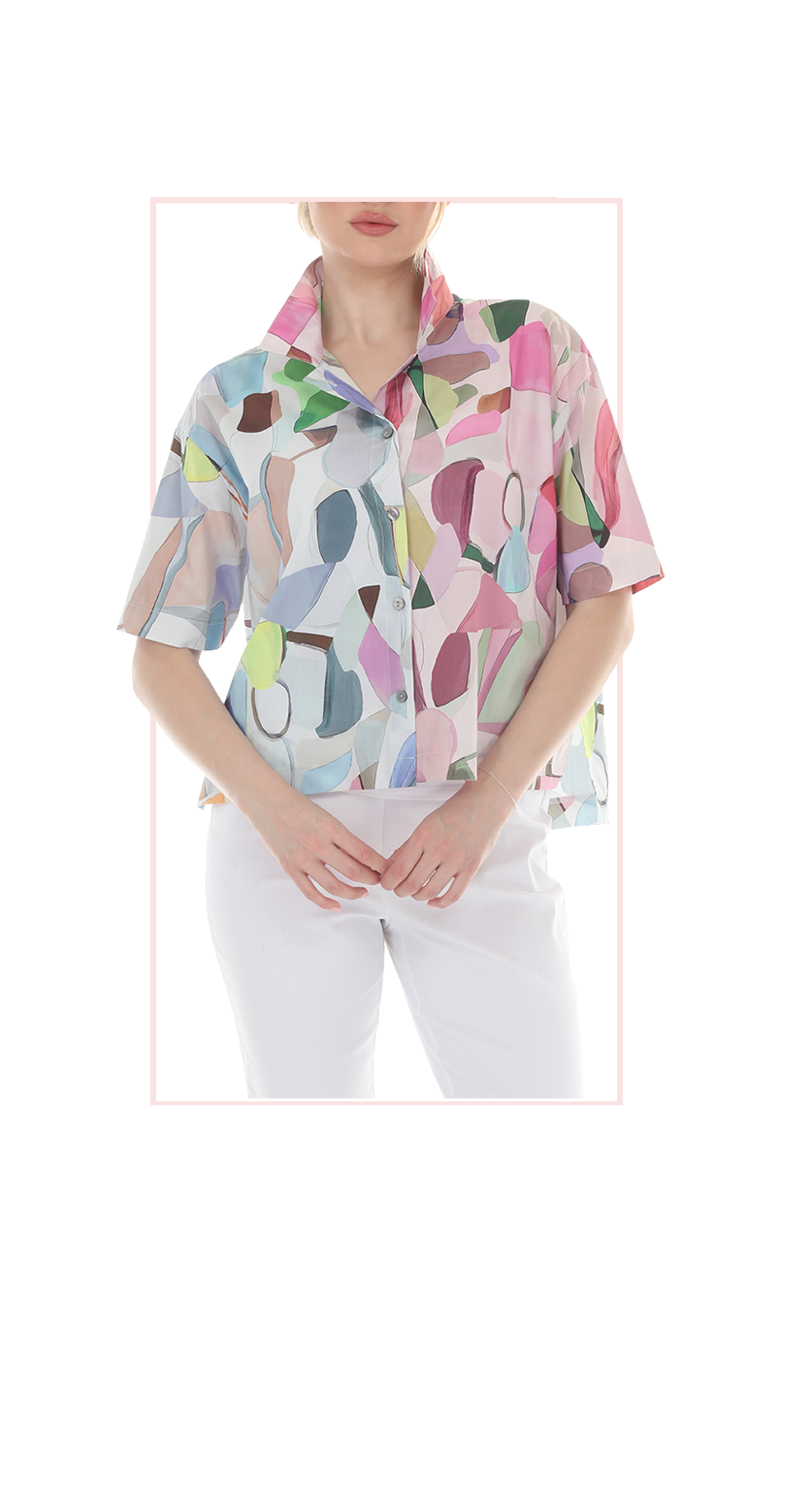 T4647 SHORT SLEEVE BUTTON DOWN SHIRT WITH STAND-UP COLLAR AND FESTIVE PRINT