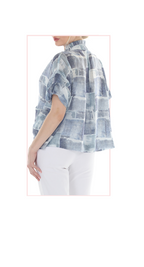 T4653 SHORT SLEEVE BUTTON DOWN BLOUSE WITH CLASSIC COLLAR AND SEASONAL PRINT