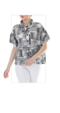 T4653 SHORT SLEEVE BUTTON DOWN BLOUSE WITH CLASSIC COLLAR AND SEASONAL PRINT