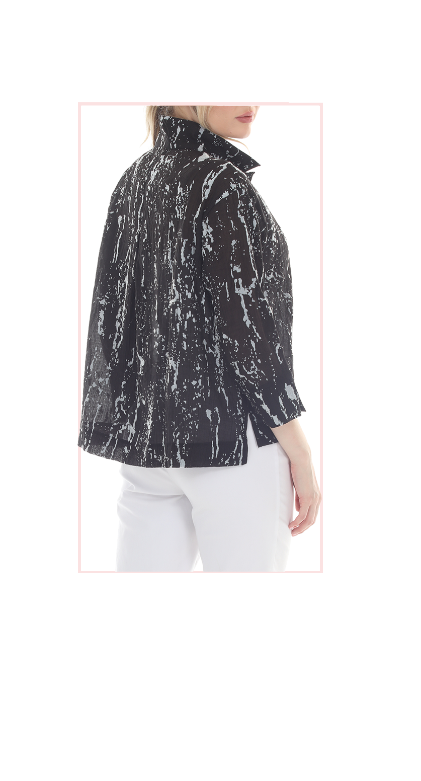 T4684  BLACK BUTTON DOWN 3/4 SLEEVE JACKET WITH CLASSIC COLLAR AND WHITE PAINT SPLATTER PRINT