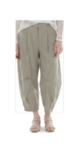 TT-7172 #1-white, #2-beige :  ankle length tapered pants